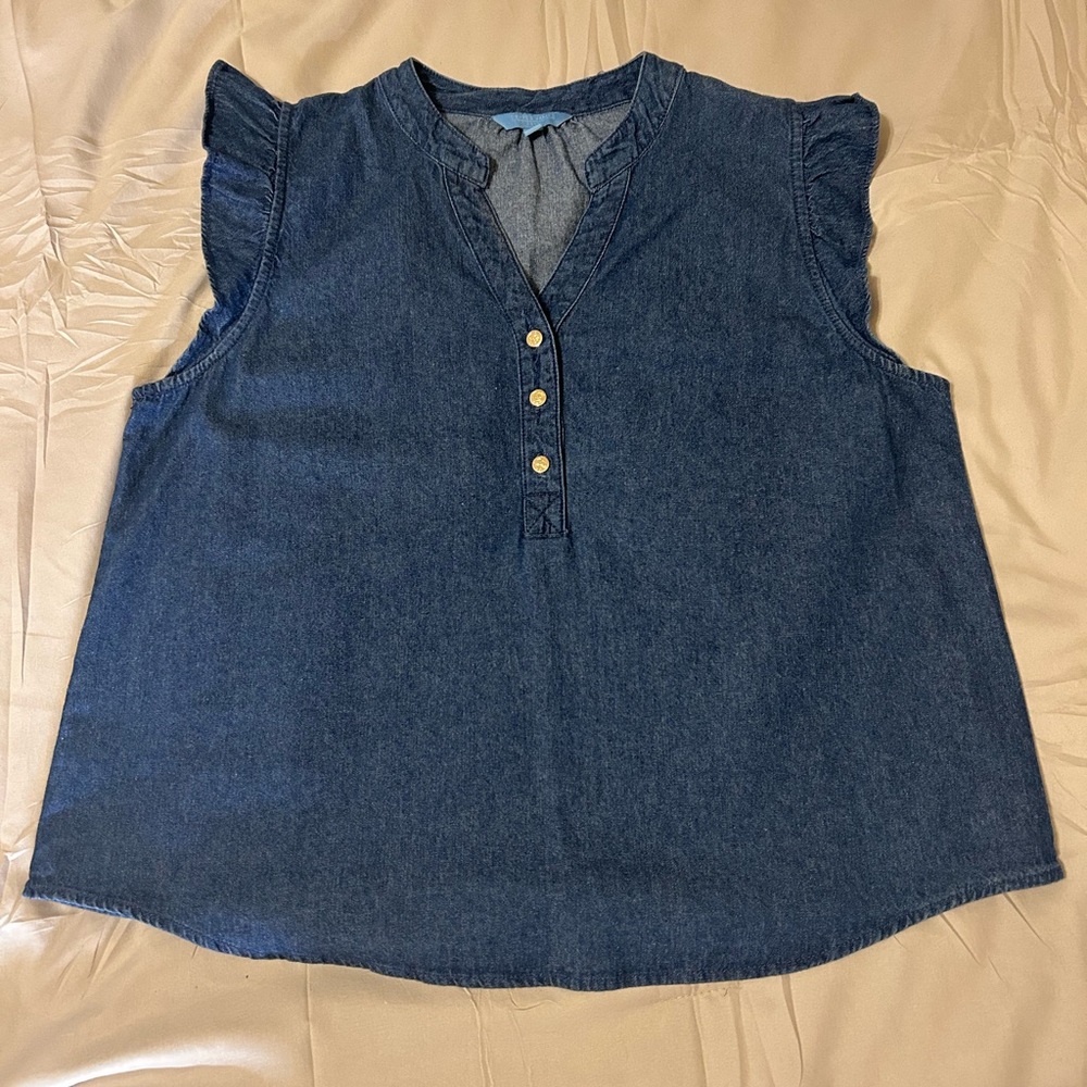 Draper James Chambray Flutter Sleeve Top – Size Large 💙